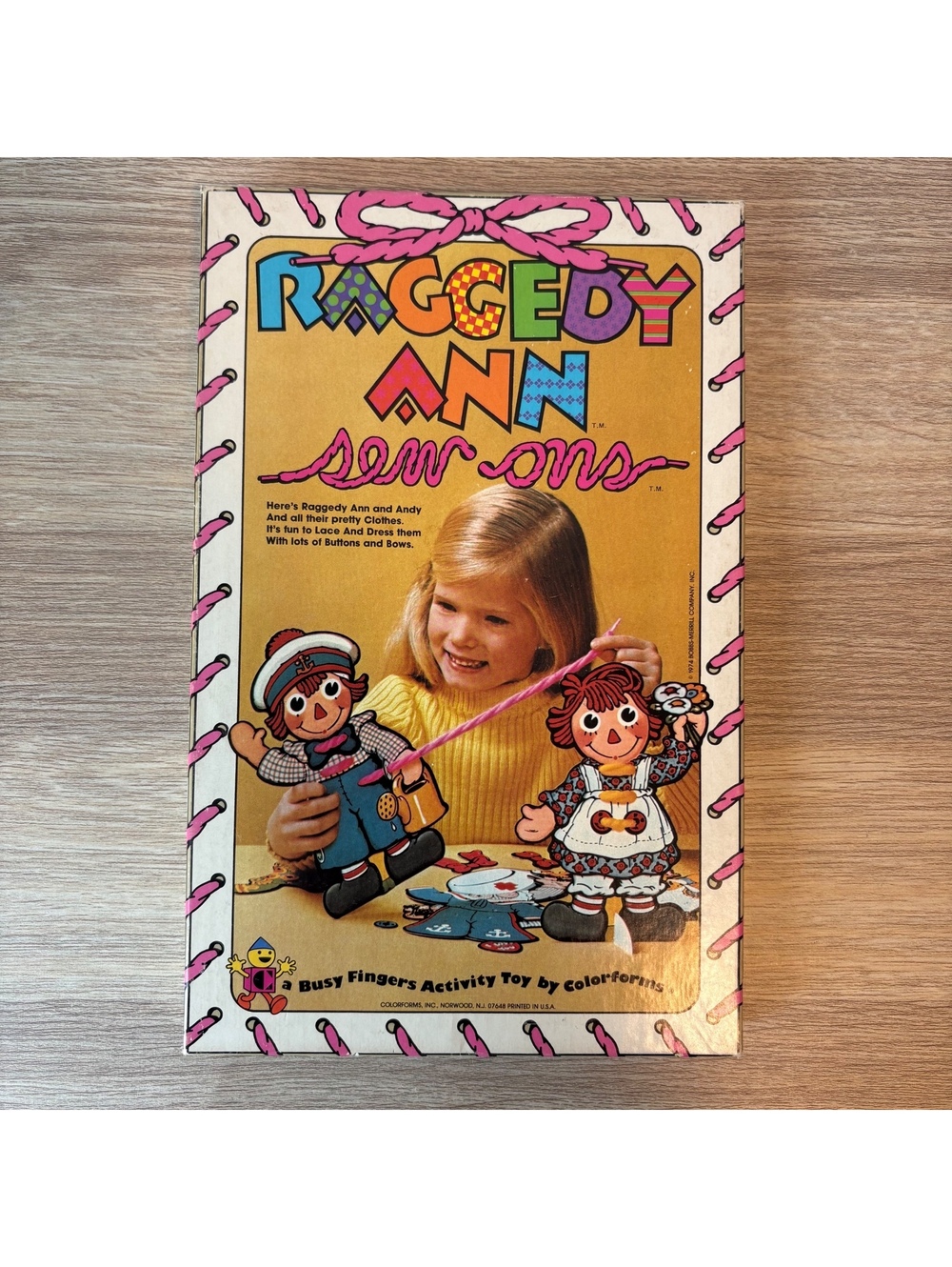 Vintage 1974 Colorforms Raggedy Ann & Andy Lace ’N Dress Activity Toy 910-C